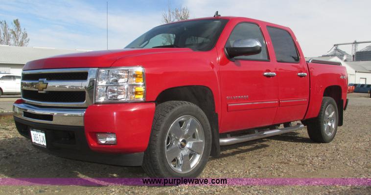 image for item H1096 2011 Chevrolet Silverado 1500 LT Crew Cab pickup truck