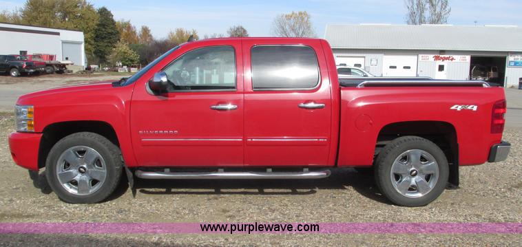 image for item H1096 2011 Chevrolet Silverado 1500 LT Crew Cab pickup truck