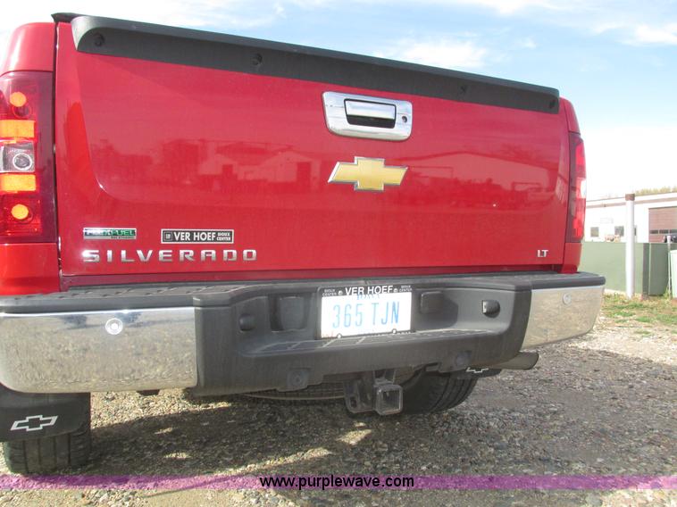 image for item H1096 2011 Chevrolet Silverado 1500 LT Crew Cab pickup truck