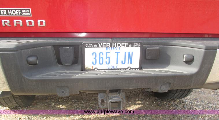 image for item H1096 2011 Chevrolet Silverado 1500 LT Crew Cab pickup truck