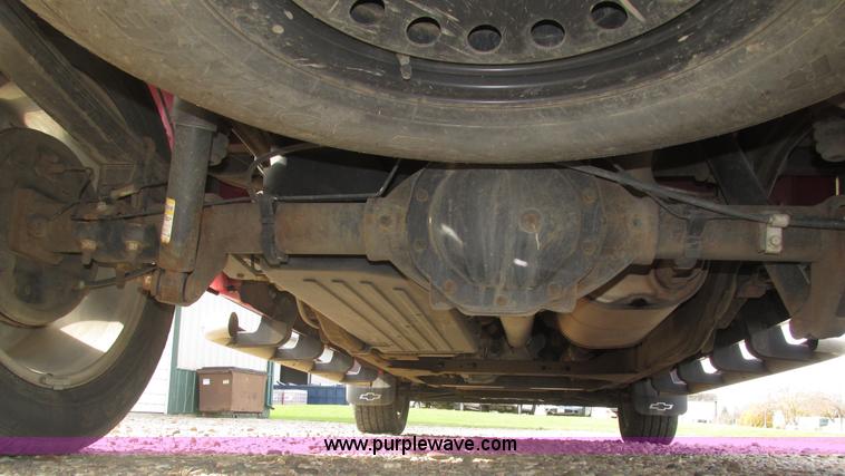 image for item H1096 2011 Chevrolet Silverado 1500 LT Crew Cab pickup truck