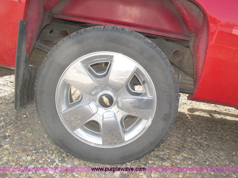 image for item H1096 2011 Chevrolet Silverado 1500 LT Crew Cab pickup truck