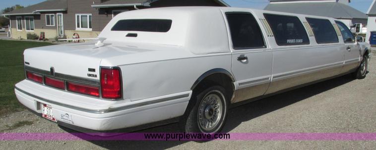 image for item H1116 1997 Lincoln Town Car Executive Tiffany Masteron Express limousine