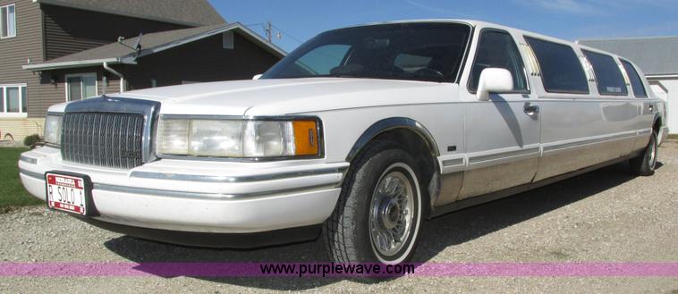 image for item H1116 1997 Lincoln Town Car Executive Tiffany Masteron Express limousine