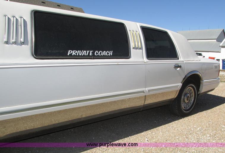 image for item H1116 1997 Lincoln Town Car Executive Tiffany Masteron Express limousine