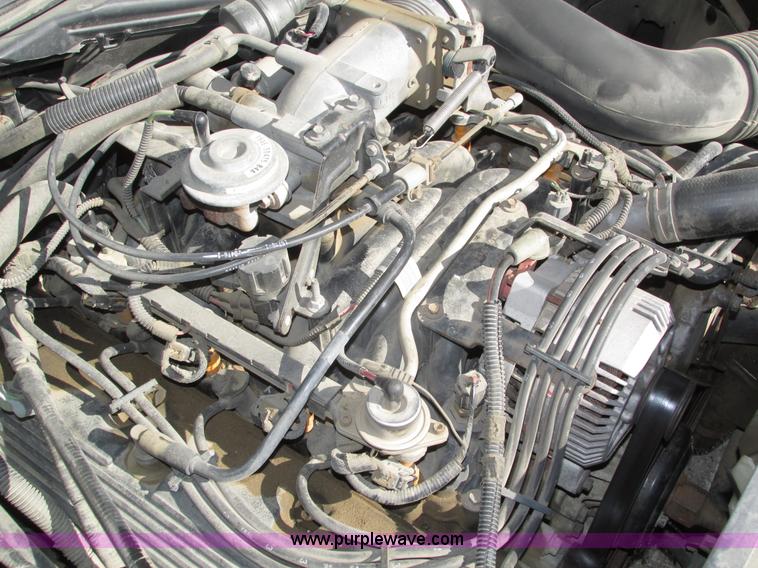 image for item H1116 1997 Lincoln Town Car Executive Tiffany Masteron Express limousine