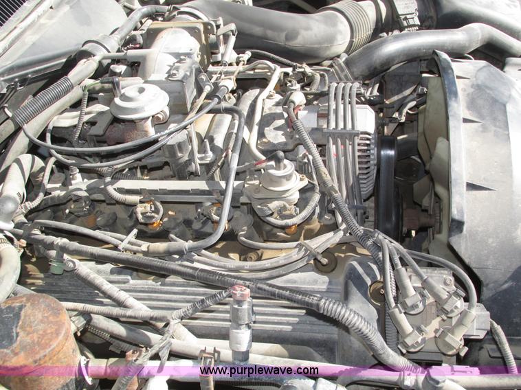 image for item H1116 1997 Lincoln Town Car Executive Tiffany Masteron Express limousine