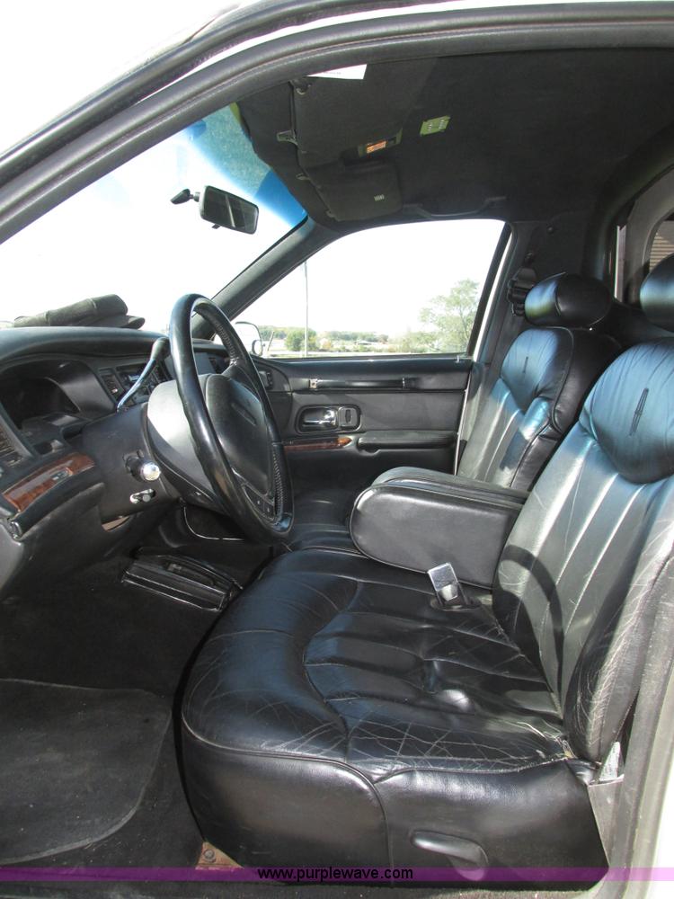 image for item H1116 1997 Lincoln Town Car Executive Tiffany Masteron Express limousine