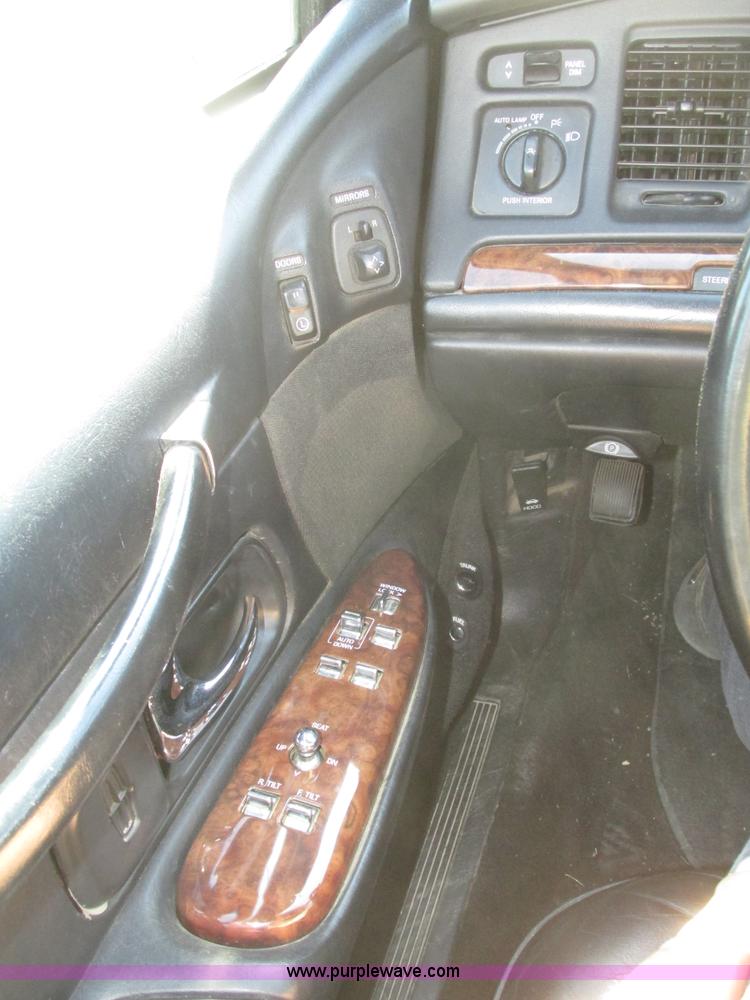 image for item H1116 1997 Lincoln Town Car Executive Tiffany Masteron Express limousine