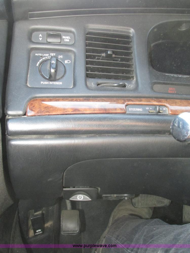 image for item H1116 1997 Lincoln Town Car Executive Tiffany Masteron Express limousine