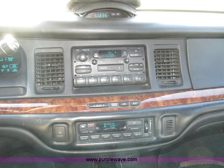 image for item H1116 1997 Lincoln Town Car Executive Tiffany Masteron Express limousine