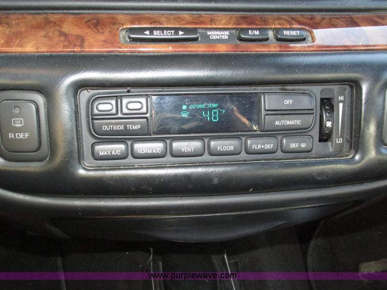 image for item H1116 1997 Lincoln Town Car Executive Tiffany Masteron Express limousine