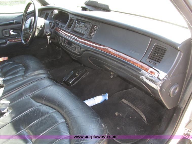 image for item H1116 1997 Lincoln Town Car Executive Tiffany Masteron Express limousine