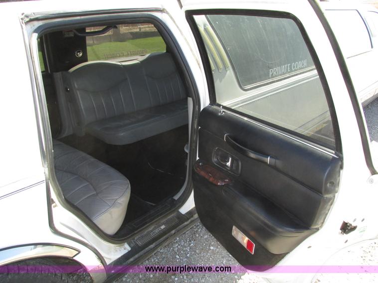 image for item H1116 1997 Lincoln Town Car Executive Tiffany Masteron Express limousine