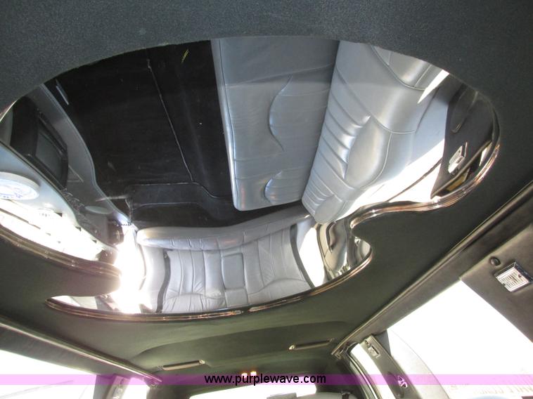 image for item H1116 1997 Lincoln Town Car Executive Tiffany Masteron Express limousine