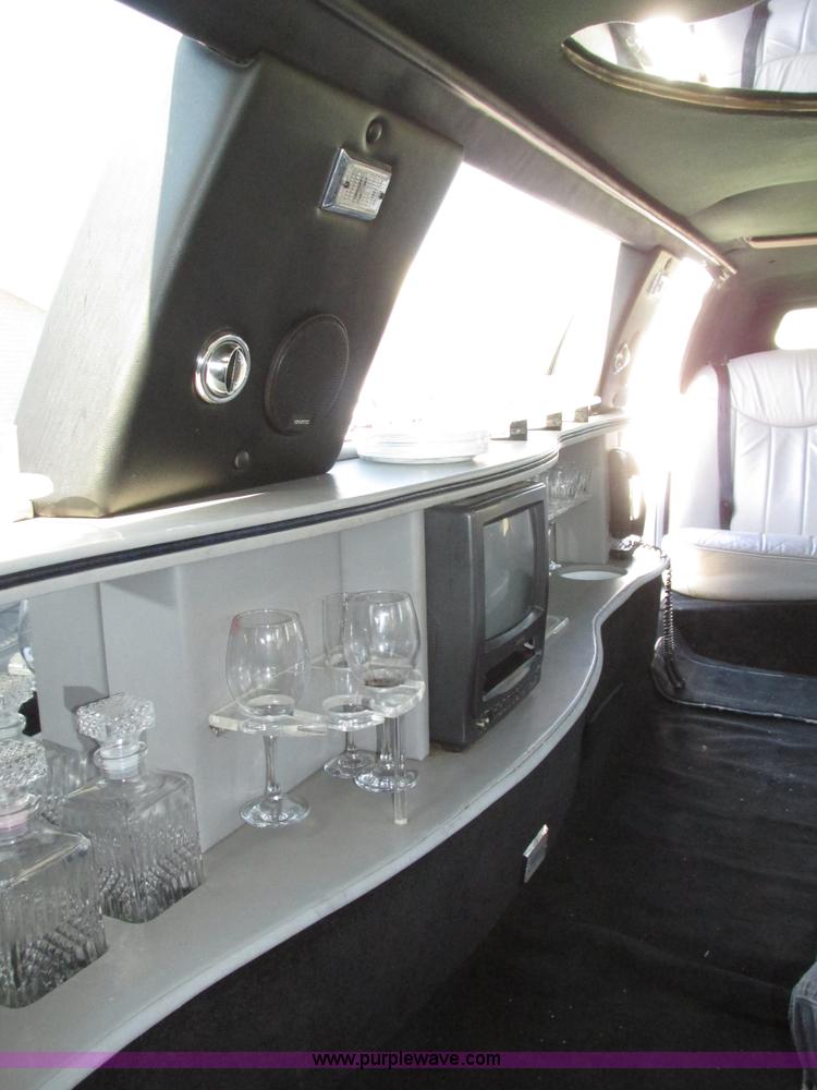 image for item H1116 1997 Lincoln Town Car Executive Tiffany Masteron Express limousine