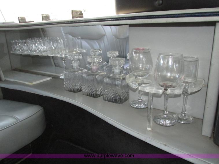 image for item H1116 1997 Lincoln Town Car Executive Tiffany Masteron Express limousine