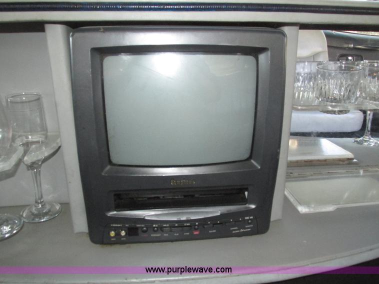 image for item H1116 1997 Lincoln Town Car Executive Tiffany Masteron Express limousine