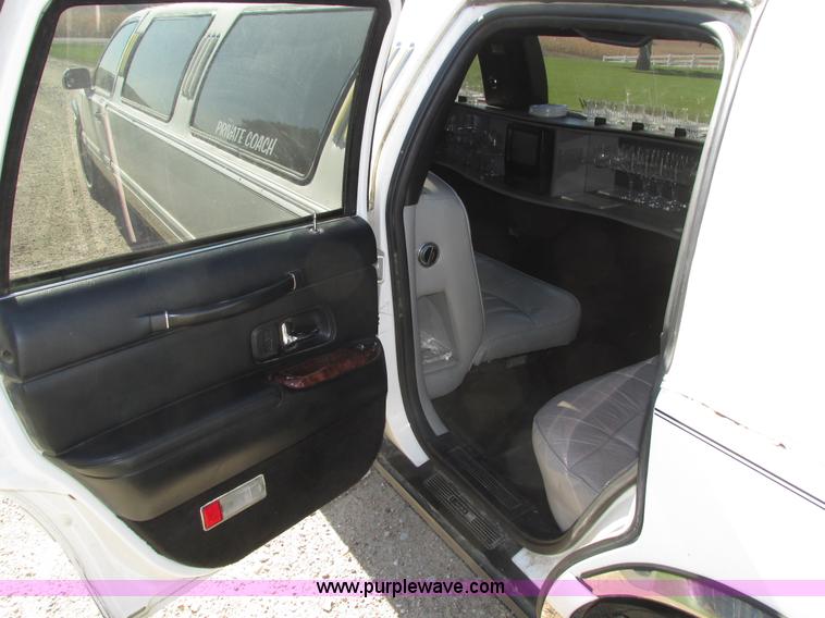 image for item H1116 1997 Lincoln Town Car Executive Tiffany Masteron Express limousine