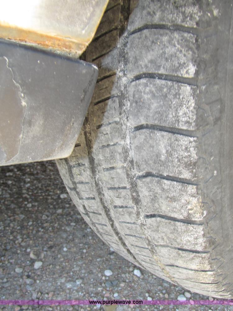 image for item H1116 1997 Lincoln Town Car Executive Tiffany Masteron Express limousine