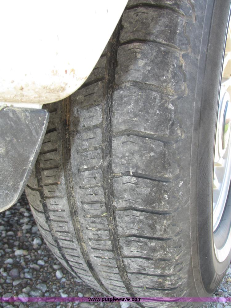 image for item H1116 1997 Lincoln Town Car Executive Tiffany Masteron Express limousine