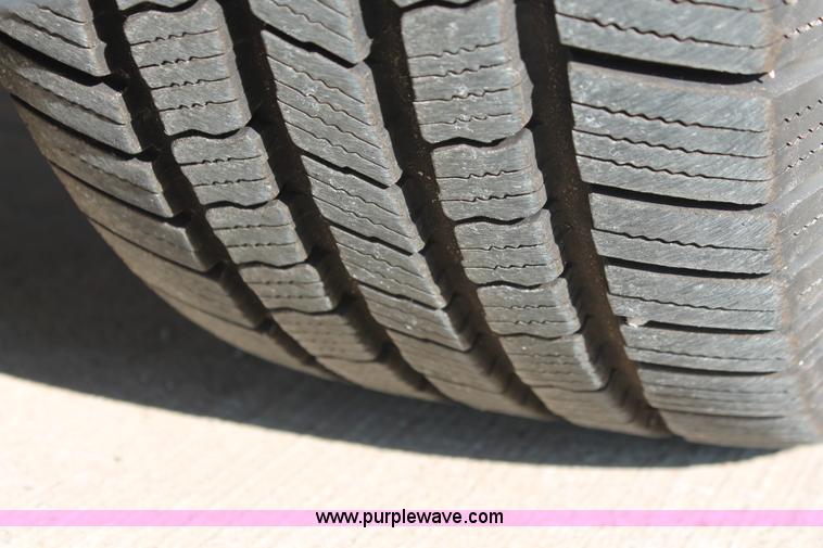 image for item H8082 2007 Chevrolet Suburban 1500 SUV