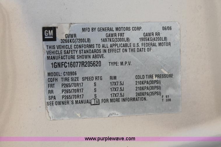 image for item H8082 2007 Chevrolet Suburban 1500 SUV