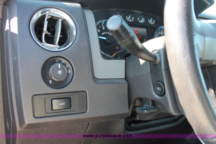 image for item H8083 2011 Ford F150 XLT SuperCrew pickup truck