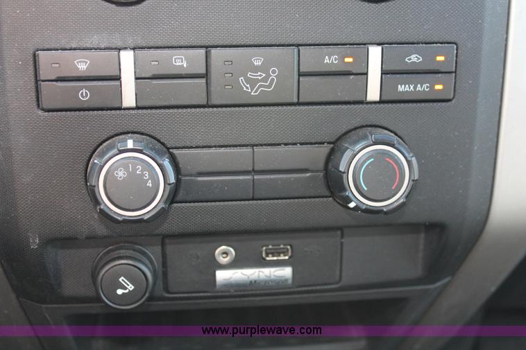 image for item H8083 2011 Ford F150 XLT SuperCrew pickup truck