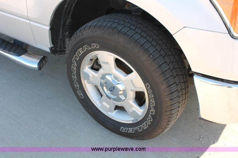 image for item H8083 2011 Ford F150 XLT SuperCrew pickup truck