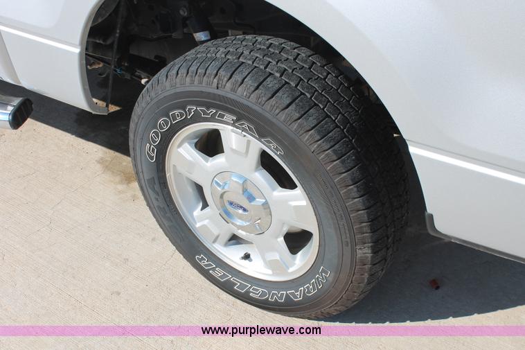 image for item H8083 2011 Ford F150 XLT SuperCrew pickup truck