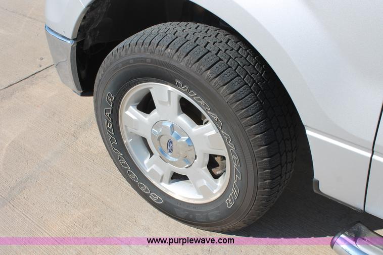 image for item H8083 2011 Ford F150 XLT SuperCrew pickup truck