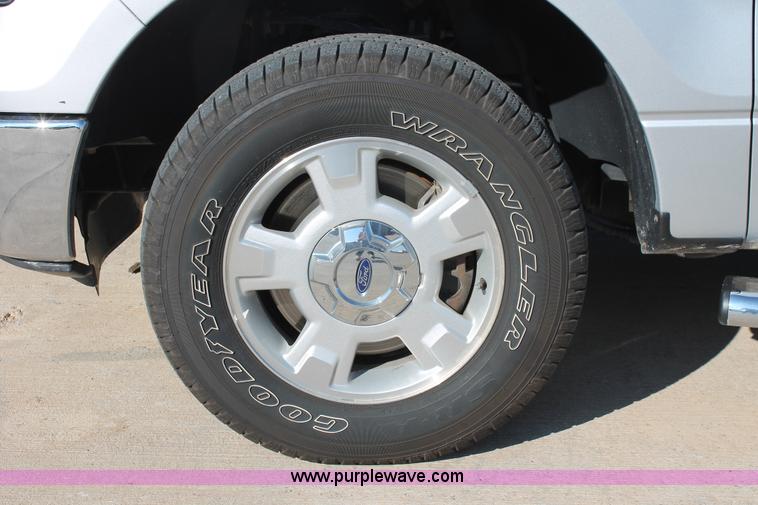 image for item H8083 2011 Ford F150 XLT SuperCrew pickup truck