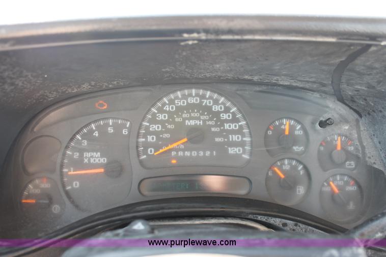 image for item H8084 2006 Chevrolet Silverado 2500HD pickup truck