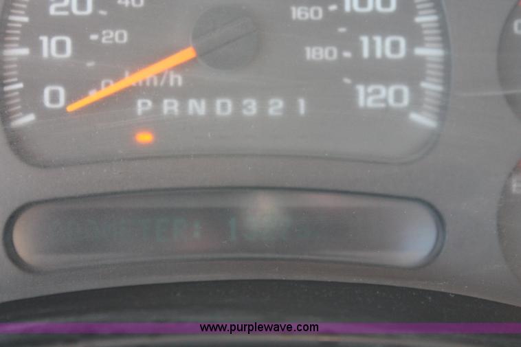 image for item H8084 2006 Chevrolet Silverado 2500HD pickup truck