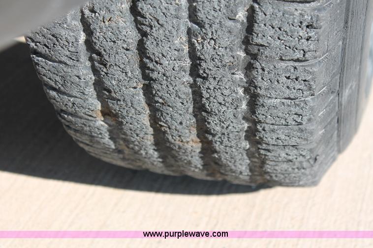 image for item H8084 2006 Chevrolet Silverado 2500HD pickup truck