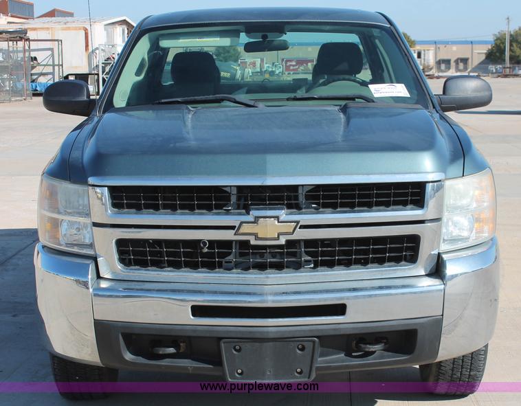 image for item H8085 2008 Chevrolet Silverado 2500HD Ext. Cab pickup truck