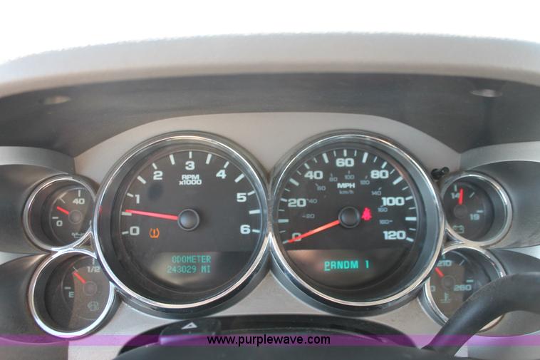 image for item H8085 2008 Chevrolet Silverado 2500HD Ext. Cab pickup truck