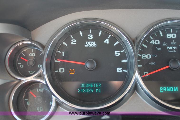 image for item H8085 2008 Chevrolet Silverado 2500HD Ext. Cab pickup truck