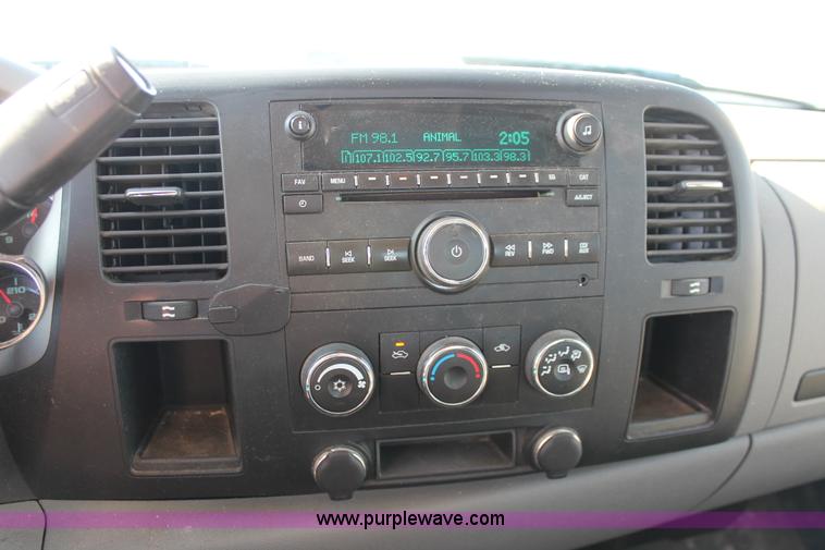 image for item H8085 2008 Chevrolet Silverado 2500HD Ext. Cab pickup truck