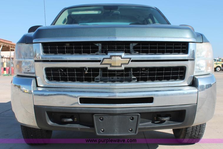 image for item H8085 2008 Chevrolet Silverado 2500HD Ext. Cab pickup truck