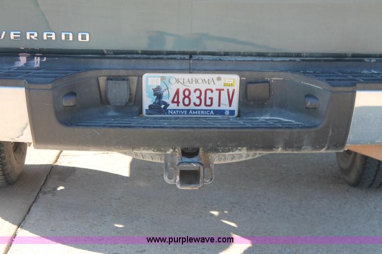 image for item H8085 2008 Chevrolet Silverado 2500HD Ext. Cab pickup truck