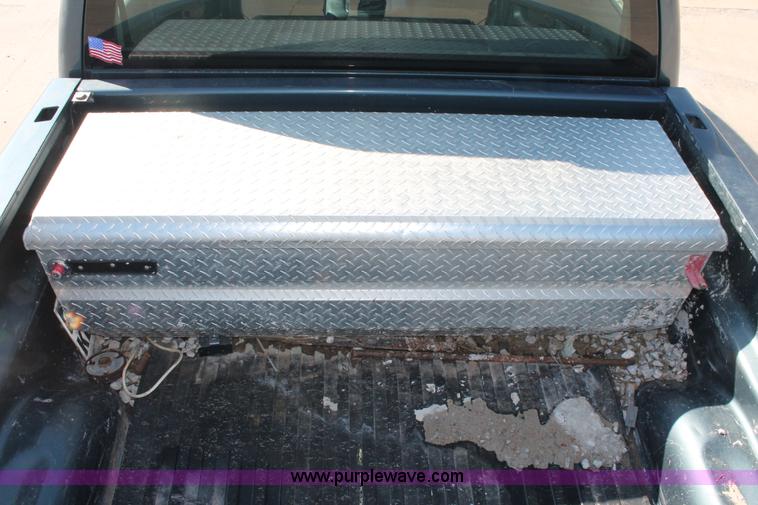 image for item H8085 2008 Chevrolet Silverado 2500HD Ext. Cab pickup truck