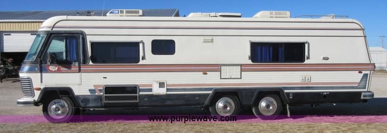 image for item I1910 1984 Chevrolet Holiday Rambler Presidental 33 RV