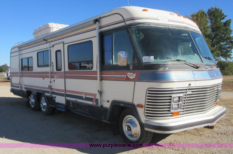 image for item I1910 1984 Chevrolet Holiday Rambler Presidental 33 RV