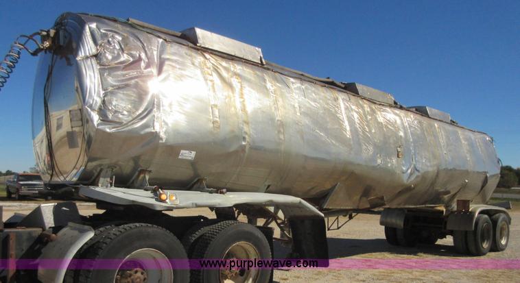 image for item I1924 1969 Moser tank trailer