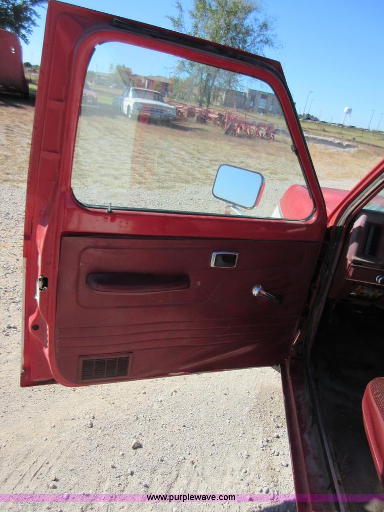 image for item I1926 1986 Ford Ranger SuperCab pickup truck