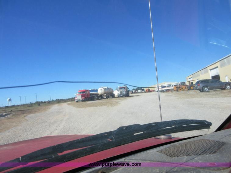 image for item I1926 1986 Ford Ranger SuperCab pickup truck