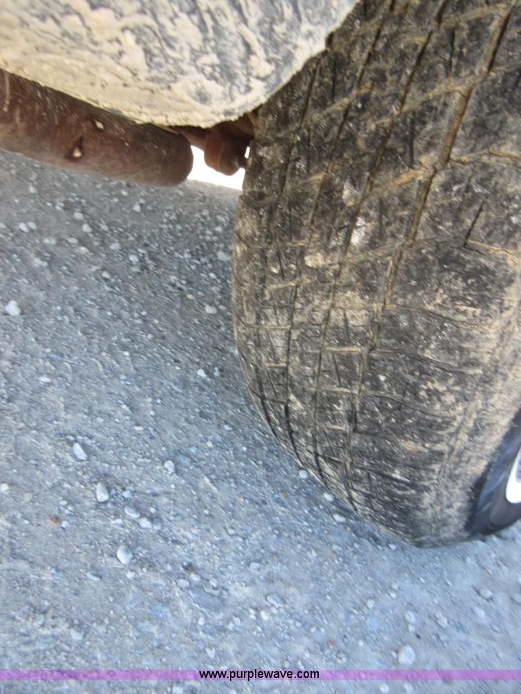 image for item I1928 1991 Lincoln Town Car Executive