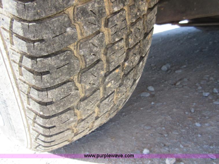 image for item I1928 1991 Lincoln Town Car Executive